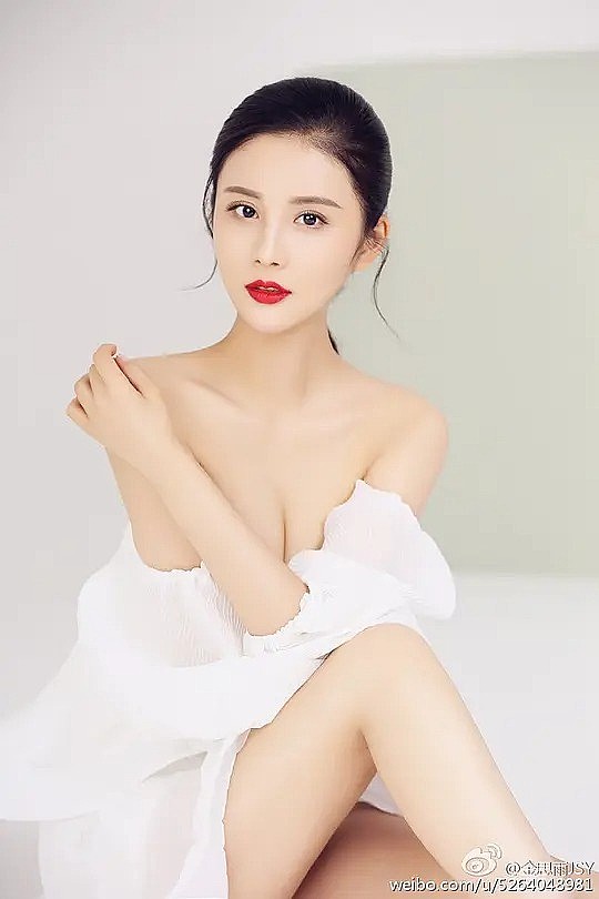 李思雨 Siyu Jin照片