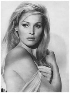 乌苏拉·安德丝 Ursula Andress照片