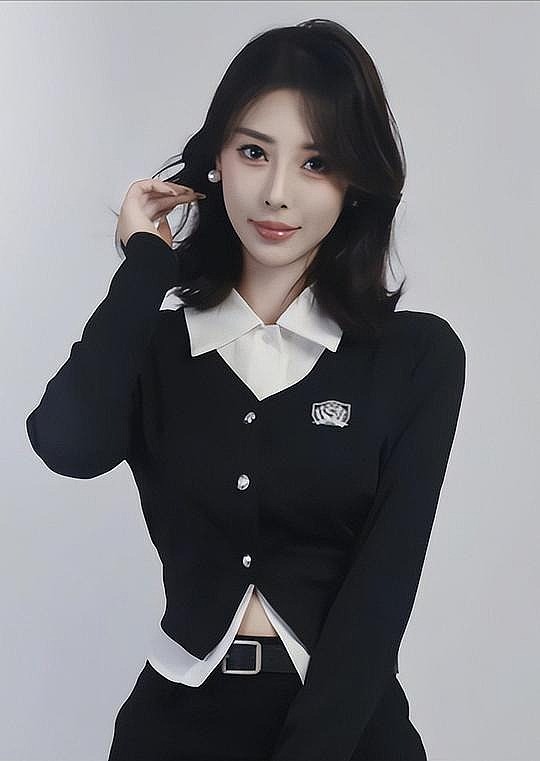 金泷汐照片