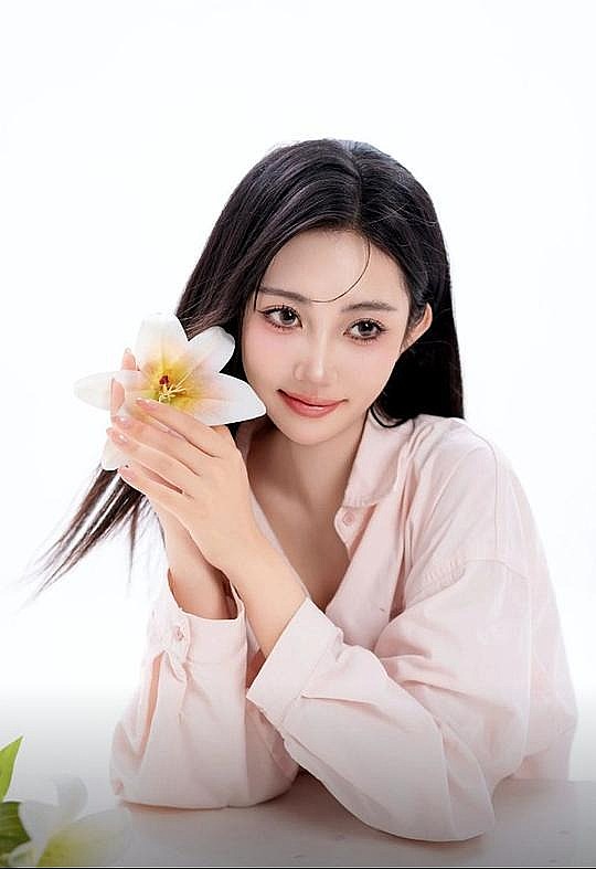 潘嘉荷照片