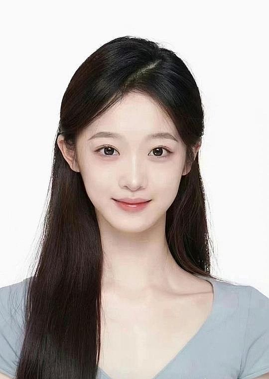 李雨真照片