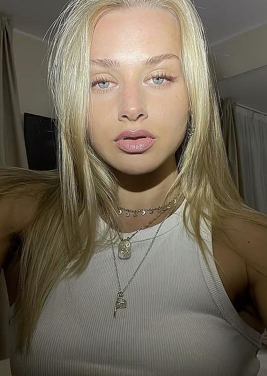 Elizabeth Zacero照片