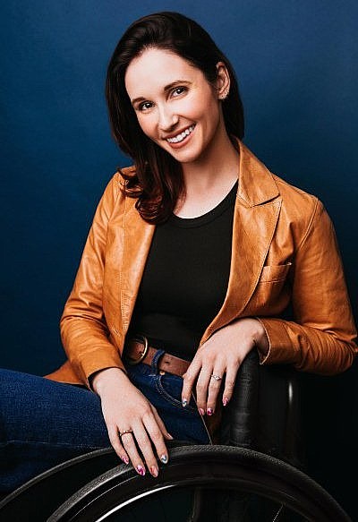 Jenna Bainbridge照片