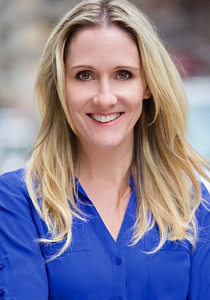 艾米丽·麦肯德里 Amelie McKendry照片