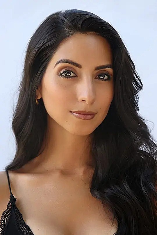 达妮埃拉·门多萨 Daniella Mendoza照片