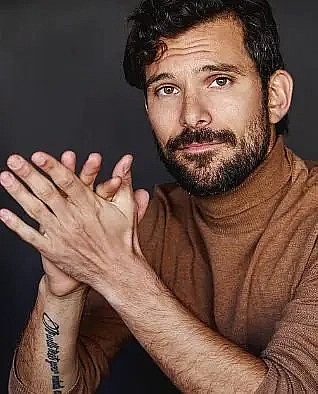伊恩·迈克尔斯 Ian Michaels照片