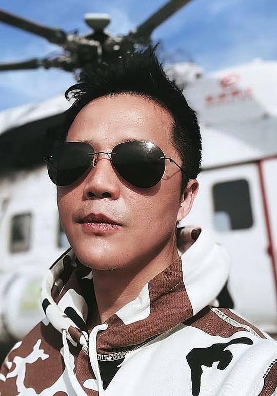 何易铮 Yizheng He照片