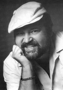 多姆·德路易斯 Dom DeLuise照片