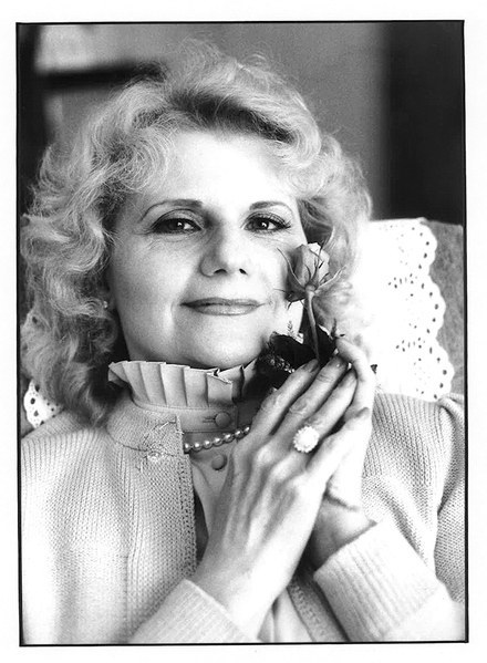 弗吉尼亚·C·安德鲁斯 Virginia C. Andrews照片