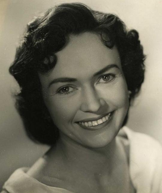 多萝西·艾莉森 Dorothy Alison照片