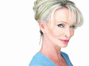 Taaffe O'Connell照片