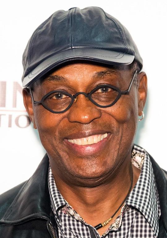 巴兹尔·华莱士 Basil Wallace照片