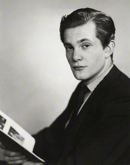 丹尼尔·梅西 Daniel Massey照片