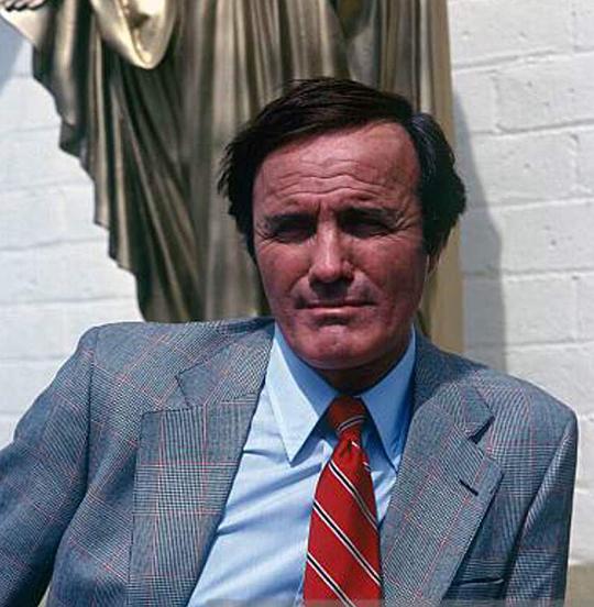 詹姆斯·路易西 James Luisi照片