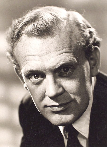 乔斯·雅克兰德 Joss Ackland照片