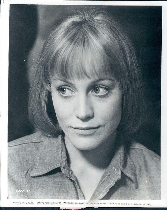 卡丽·斯诺格丽丝 Carrie Snodgress照片