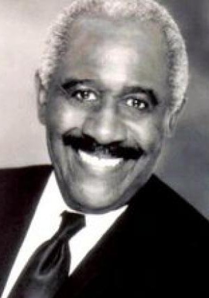 罗伯特·多奎 Robert DoQui照片