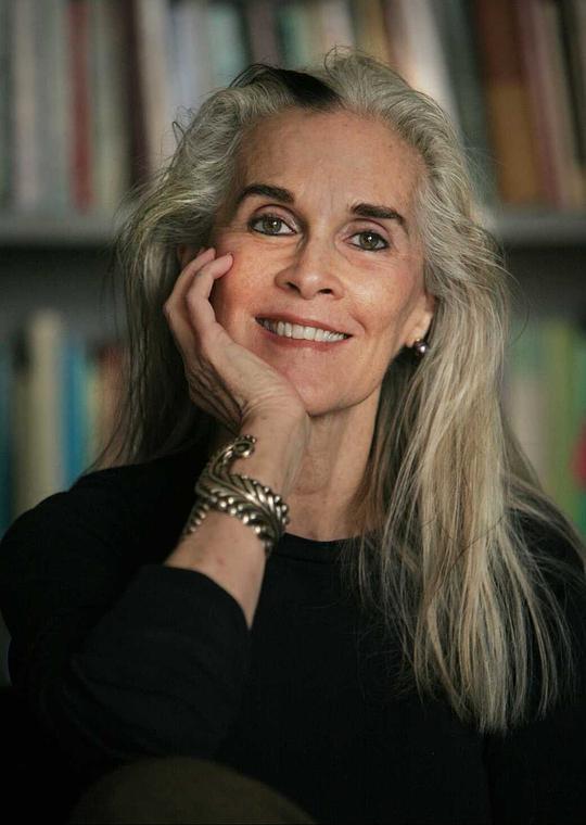 苏珊娜·摩尔 Susanna Moore照片