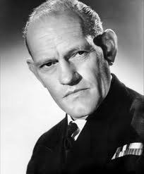 哈里·安德鲁斯 Harry Andrews照片