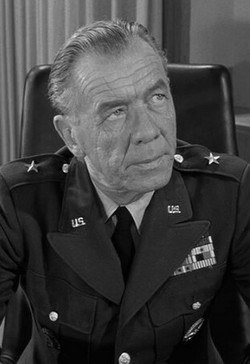 拉塞尔·索尔森 Russell Thorson照片