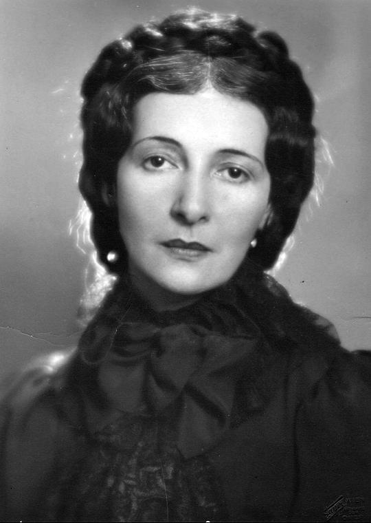 西莉亚·罗斯基 Celia Lovsky照片