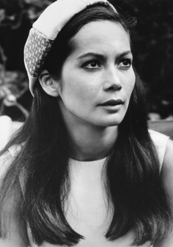 关南施 Nancy Kwan照片