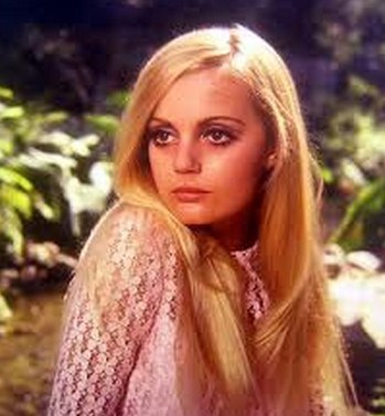 亚历山德拉·海伊 Alexandra Hay照片