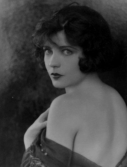 蕾妮·阿多莉 Renée Adorée照片