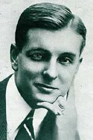 克莱顿·黑尔 Creighton Hale照片