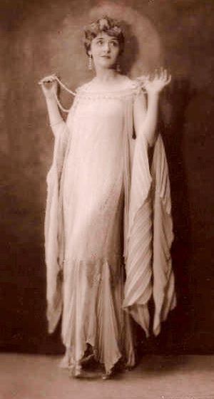 伊丽莎白·里斯登 Elisabeth Risdon照片