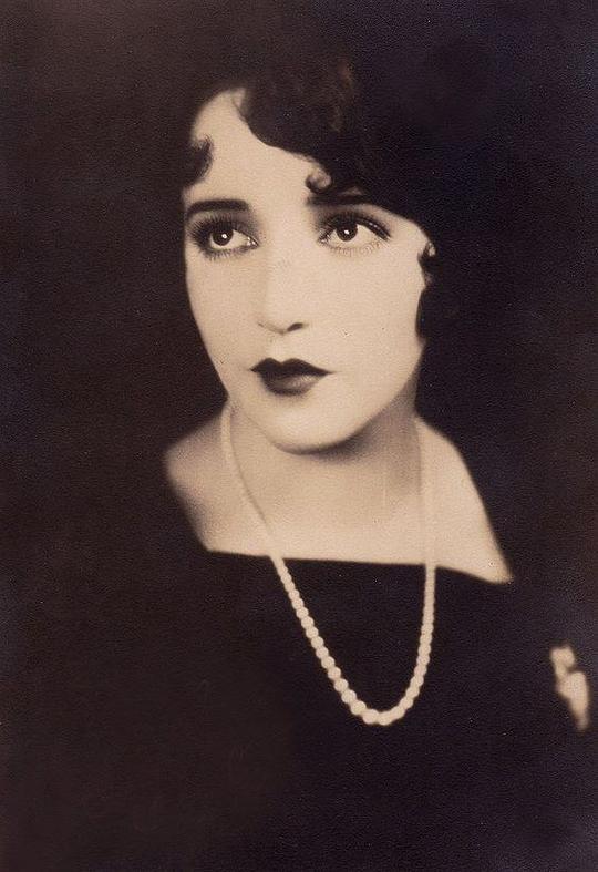 贝比·丹尼尔斯 Bebe Daniels照片