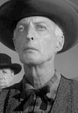 伯特史蒂文斯 Bert Stevens照片