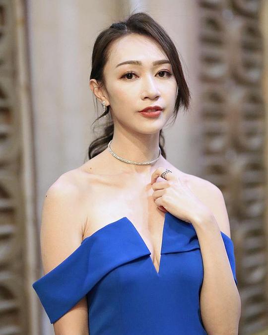 黄嘉雯 Carmaney Wong照片