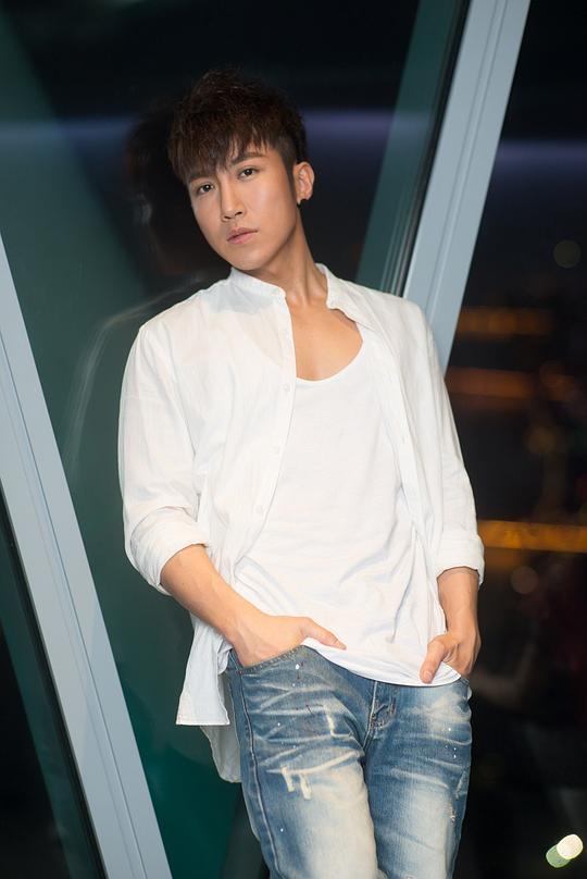 梁山山 Chirs Leung照片