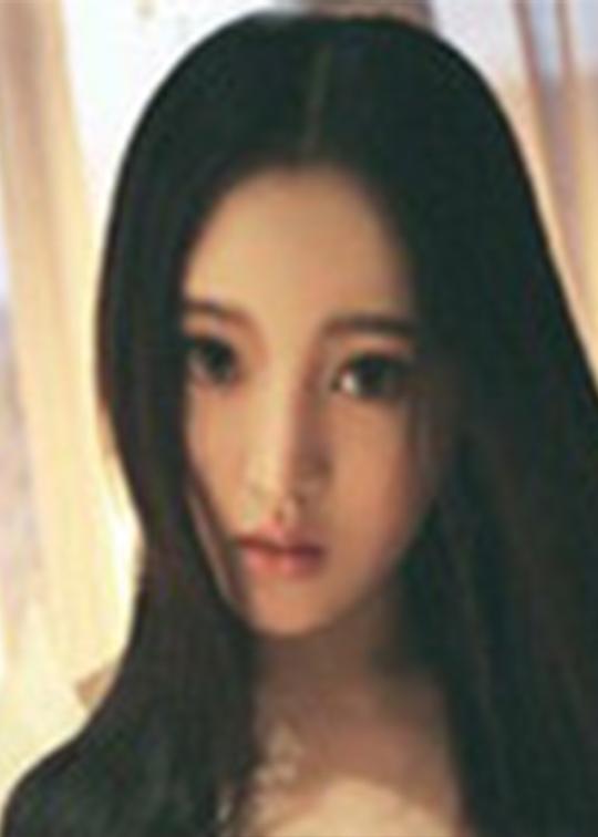 周一诺 Yinuo Zzhou照片