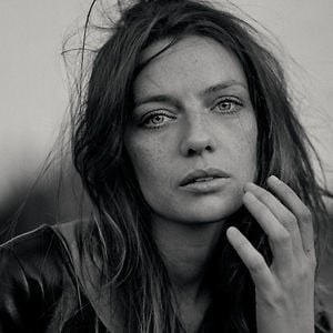 阿米利·多尔 Amélie Daure照片