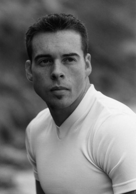 布拉德利·詹姆斯·艾伦 Bradley James Allan照片