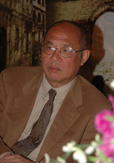 岑建勋 John Sham照片
