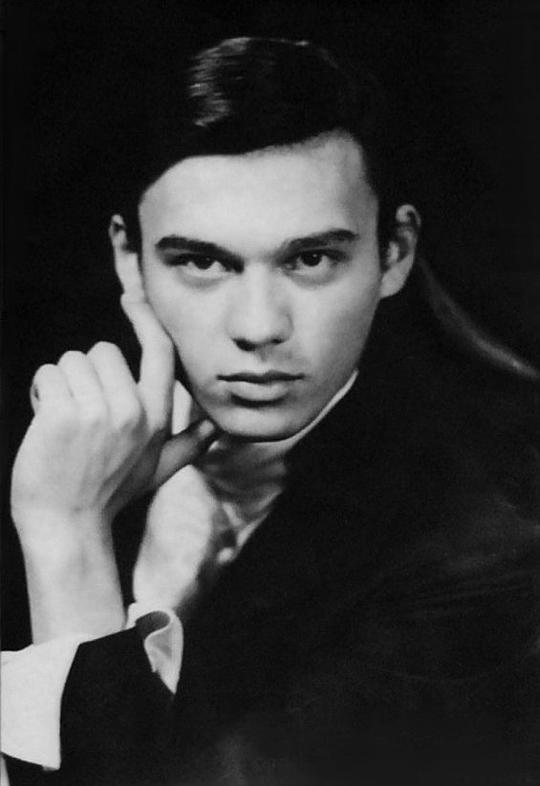 团时朗 Jiro Dan照片