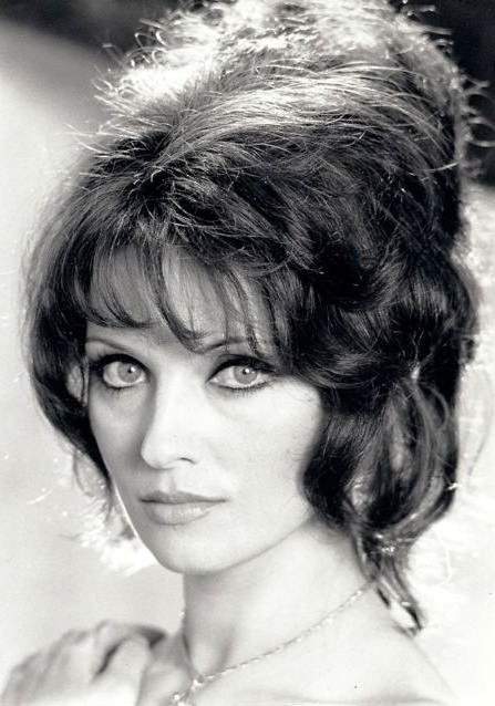 费米·贝努西 Femi Benussi照片