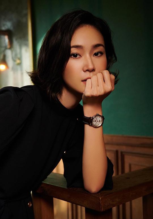 钟瑶 Aviis Zhong照片