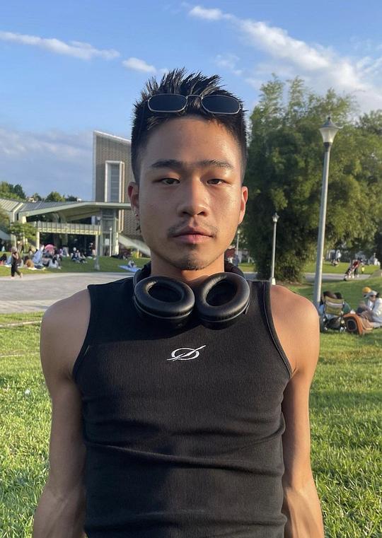 张以磬 Yi-Ching Chang照片