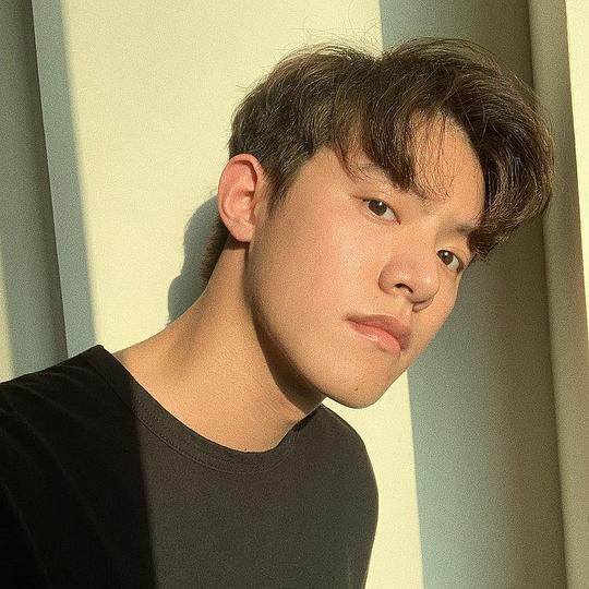 余杰恩 Jie En Yu照片