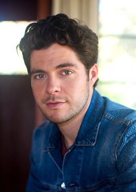 本·刘易斯 Ben Lewis照片