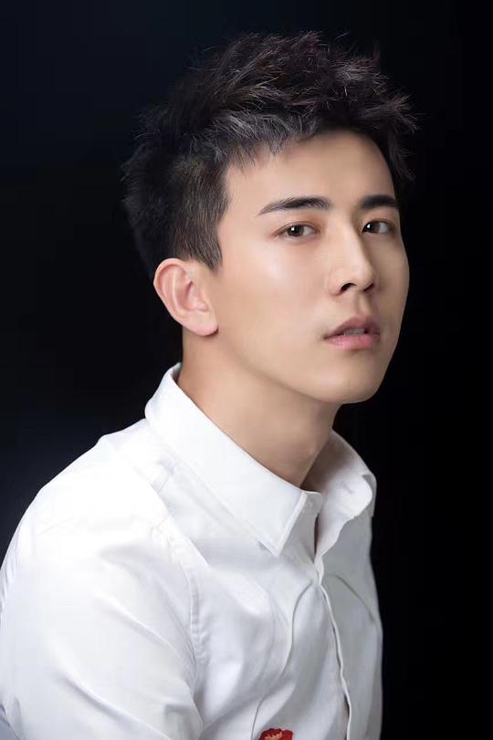 李川 Chuan Li照片