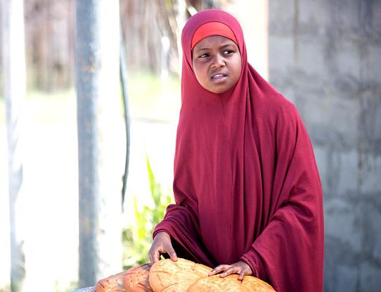 艾莎·塔蔻 Aisha Takow照片