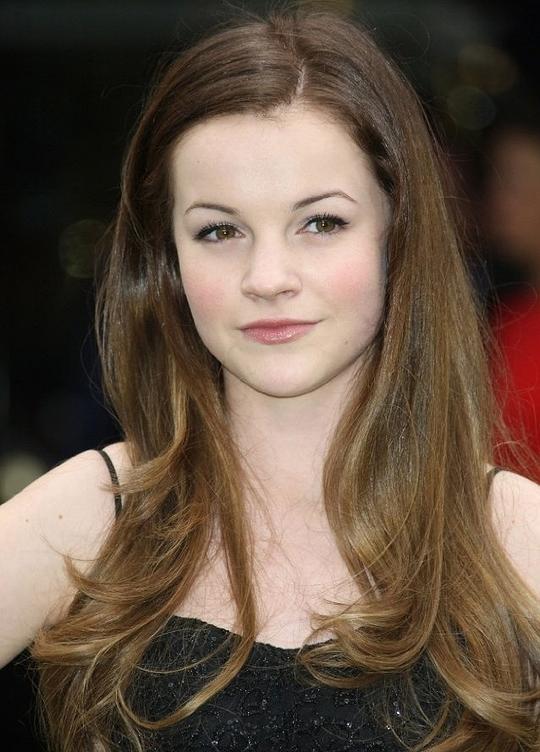 伊兹·米克尔-斯莫 Izzy Meikle-Small照片