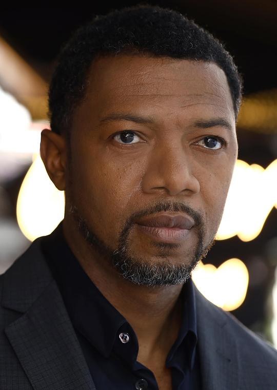 迈尔斯·穆森登 Miles Mussenden照片