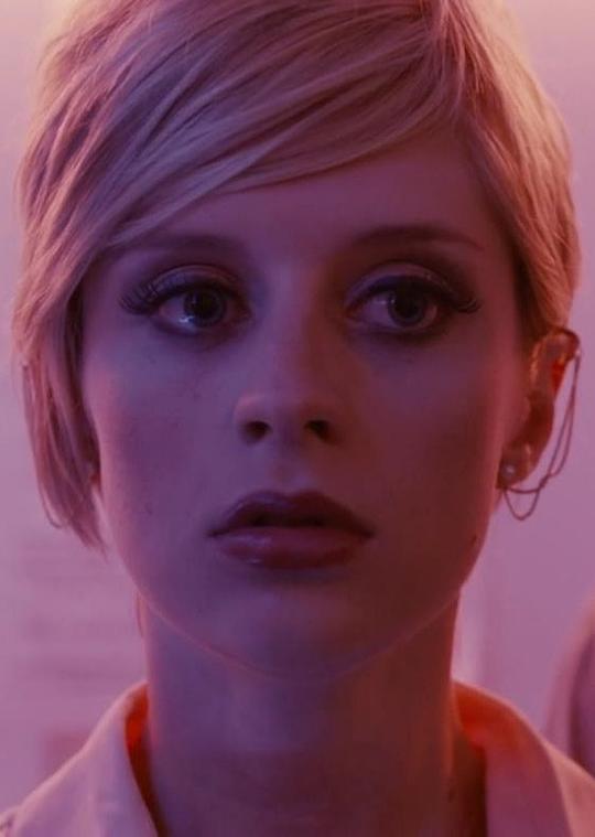 维多利亚·贝维克 Victoria Bewick照片