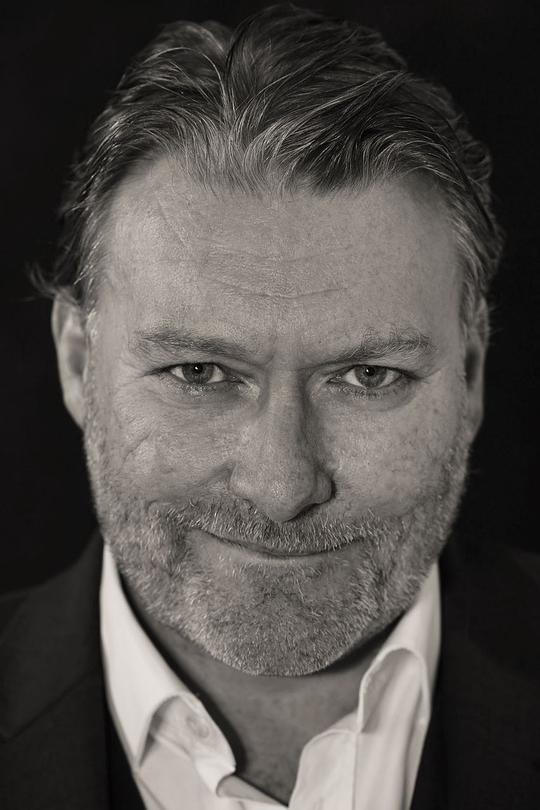 伊恩·皮里 Ian Pirie照片